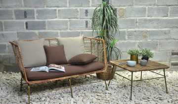 Inspirasi menciptakan reading corner di rumah anda