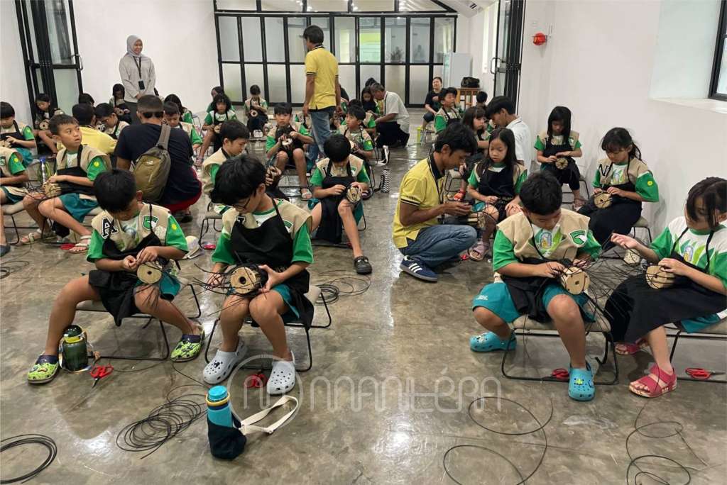 Kelas Eduwisata Workshop Menganyam: Tumbuhkan Kecintaan Generasi Muda pada Produk Craft dan Budaya Cirebon 5 6