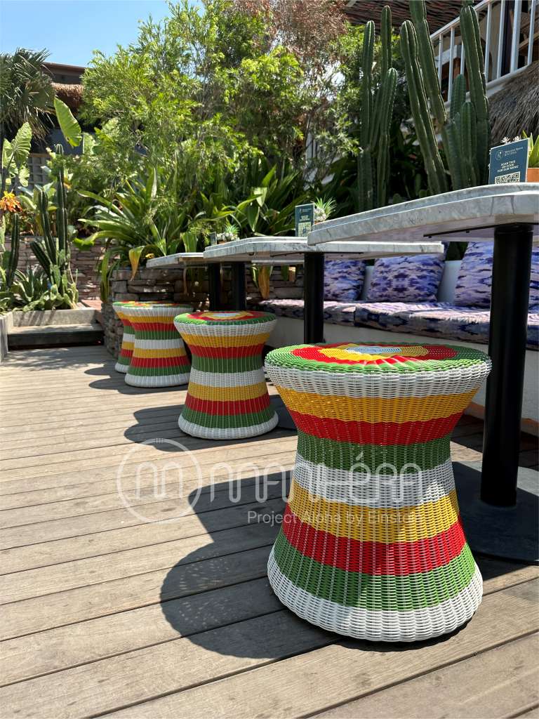 Furnitur Rotan untuk Kafe & Restoran: Estetika Indah dengan Daya Tahan Tinggi 10 outdoor stool